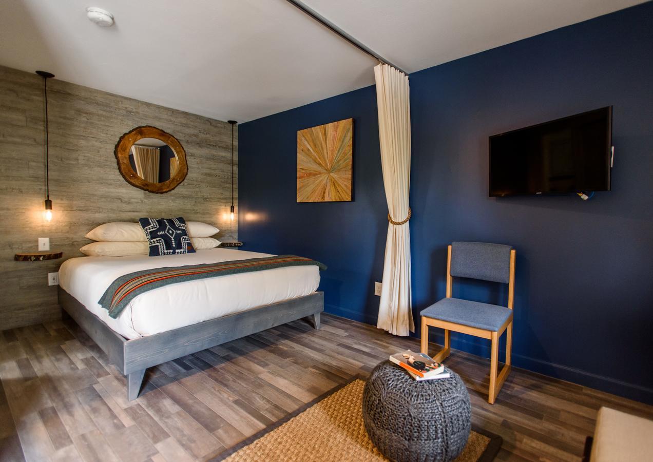 Treehouse Lodge Вудз Хоул Екстер'єр фото